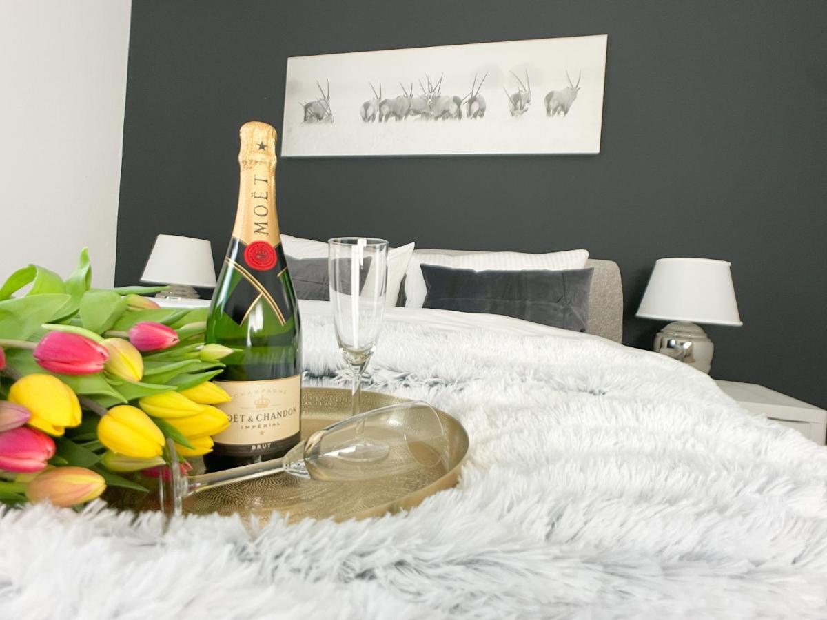 M-Style 01 Apartment Mit Terrasse Und Gasgrill, 24H Self-Check-In, Free Parking, Netflix نورنبيرغ المظهر الخارجي الصورة